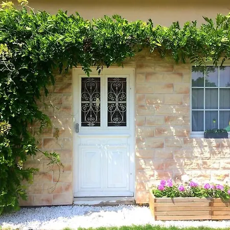 Rosebury 1 Bedroom - Terrasse- Free Street Parking Сasa de vacaciones *