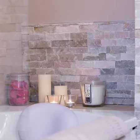 Rosebury 1 Bedroom Free Street Parking-5min From Colmar Dom wakacyjny *